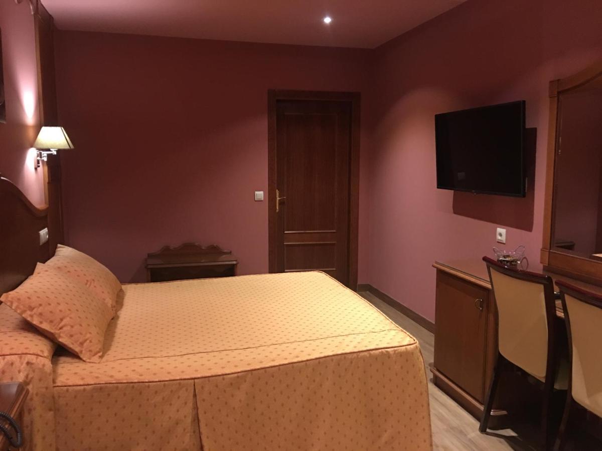 ויאנואבה דל ארסוביספו Hotel Torres I מראה חיצוני תמונה