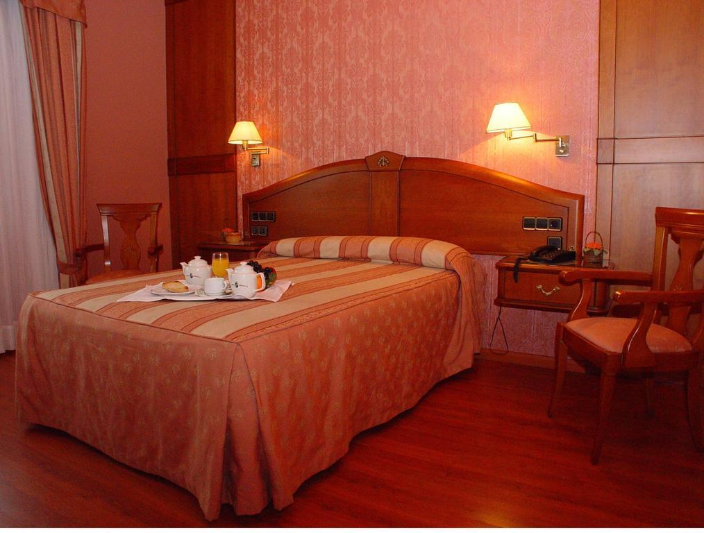 ויאנואבה דל ארסוביספו Hotel Torres I חדר תמונה